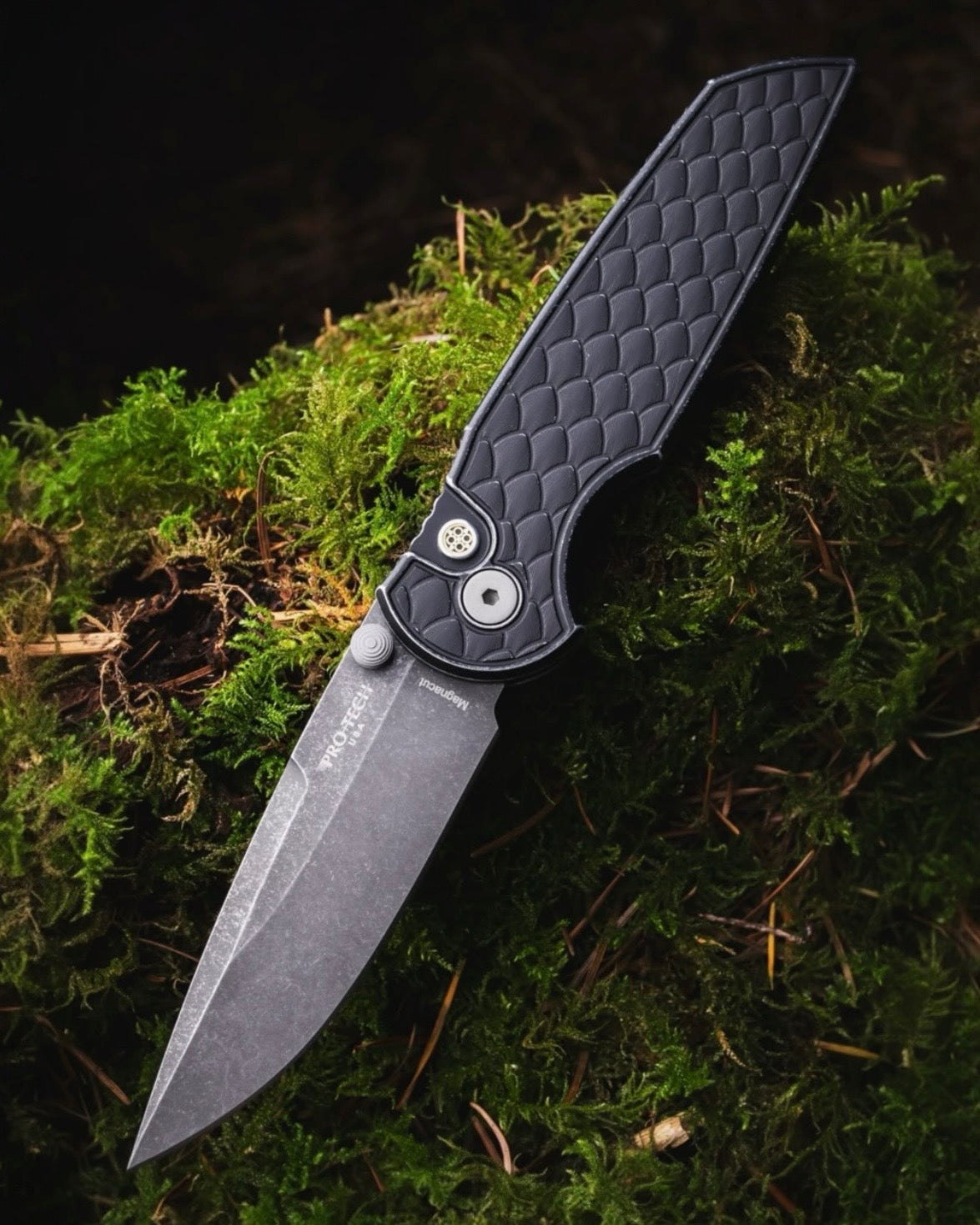 Pro-Tech BSA26.INT.1 Blade Show Atlanta 2026 Exclusive TR-3 INTEGRITY Manual - Battleworn REPTILE Textured Black Handle - Acid Wash MAGNACUT Blade - Mosaic Pin Button - Blasted Hardware /150
