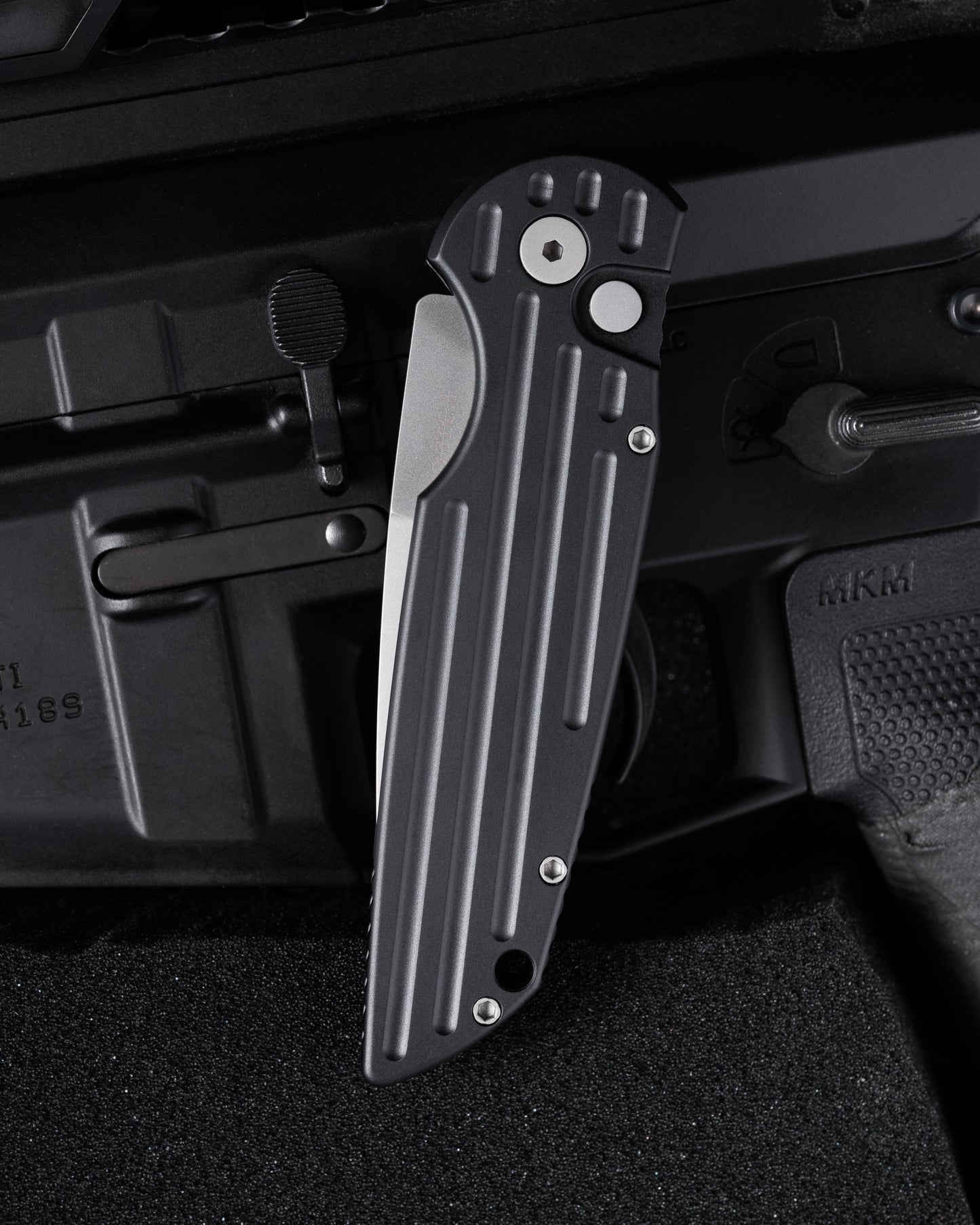 Pro-Tech TR-3 Tactical Response AUTO - Black w/ Groove Texture Handle - Bead Blasted 154cm Blade - Blasted Hardware