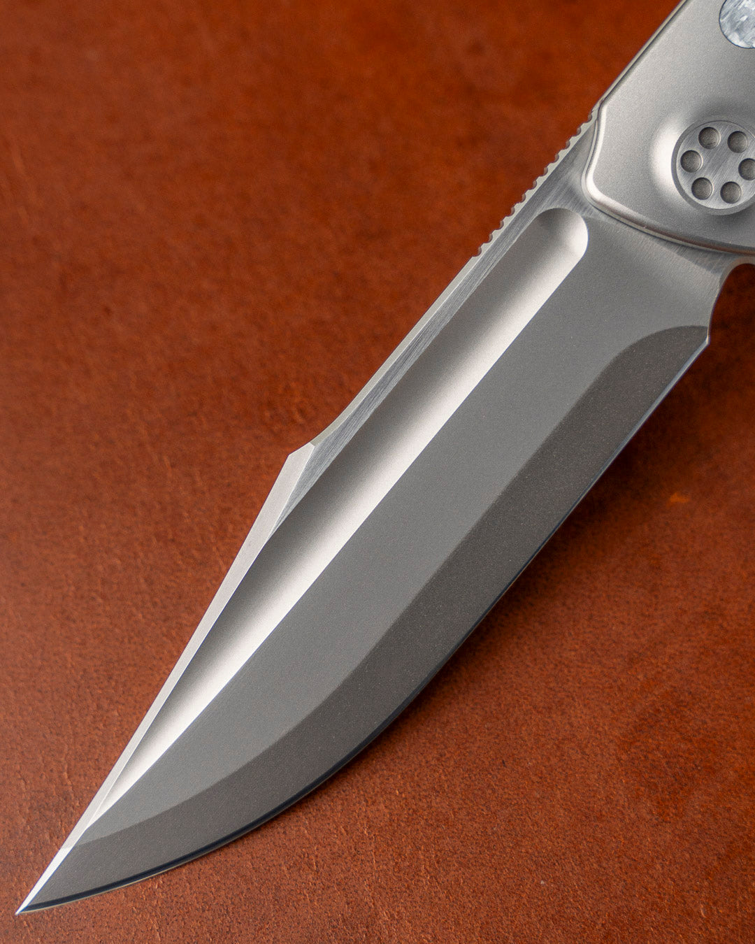 Sharp by Design T10 – Silver Twill Carbon Fiber Inlay Handles - Etched Blade w/ Satin Flats