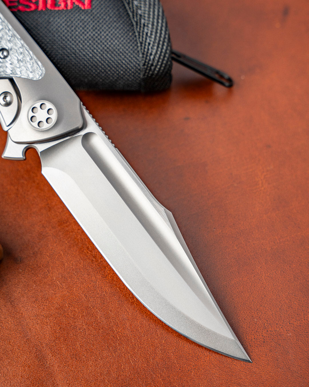 Sharp by Design T10 – Silver Twill Carbon Fiber Inlay Handles - Etched Blade w/ Satin Flats