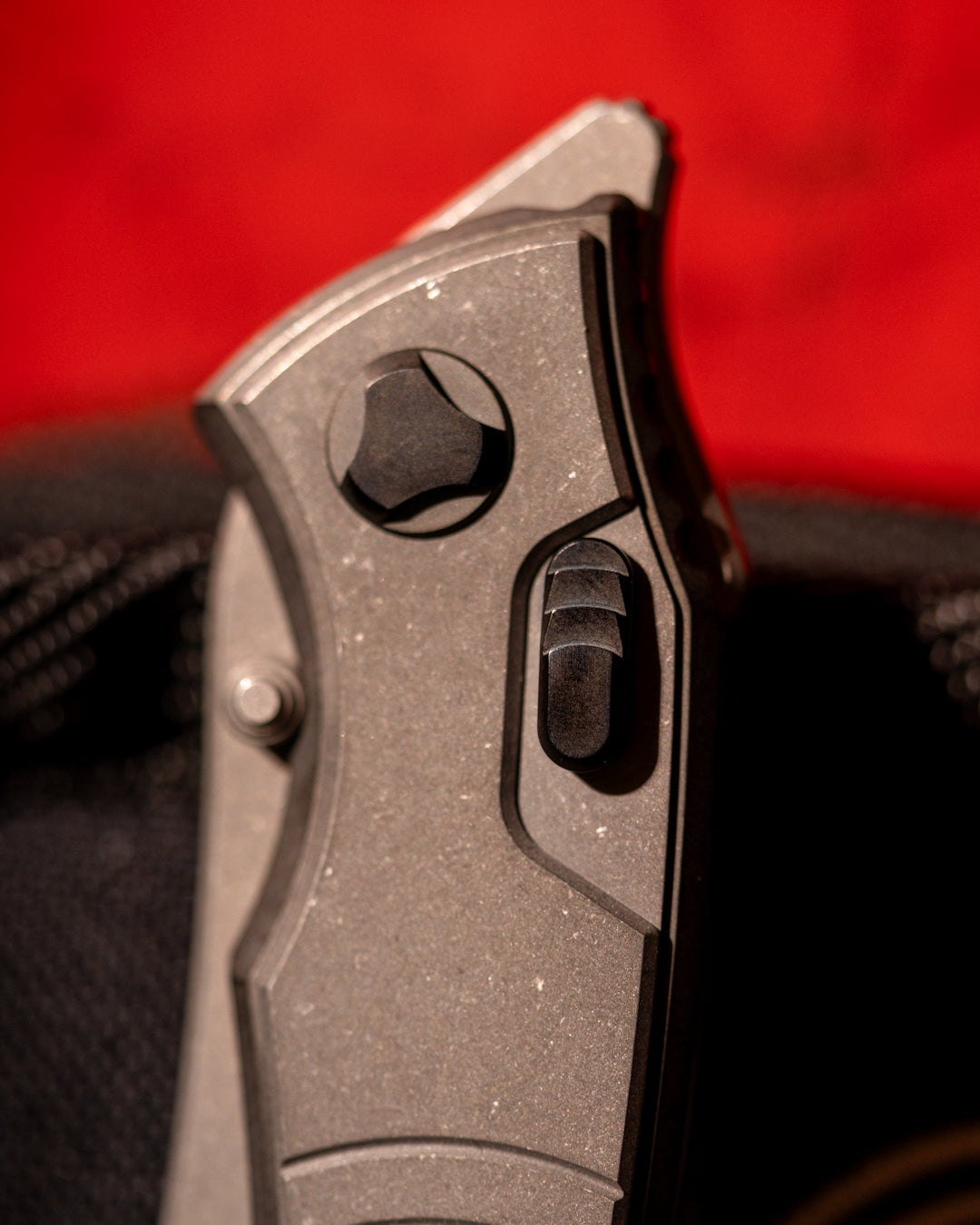 Hawk Knives-Hawk Knives Talon - DLC Titanium Frame, Tumbled Titanium Overlay - Tumbled M390 Blade-4-Urban Cutlery