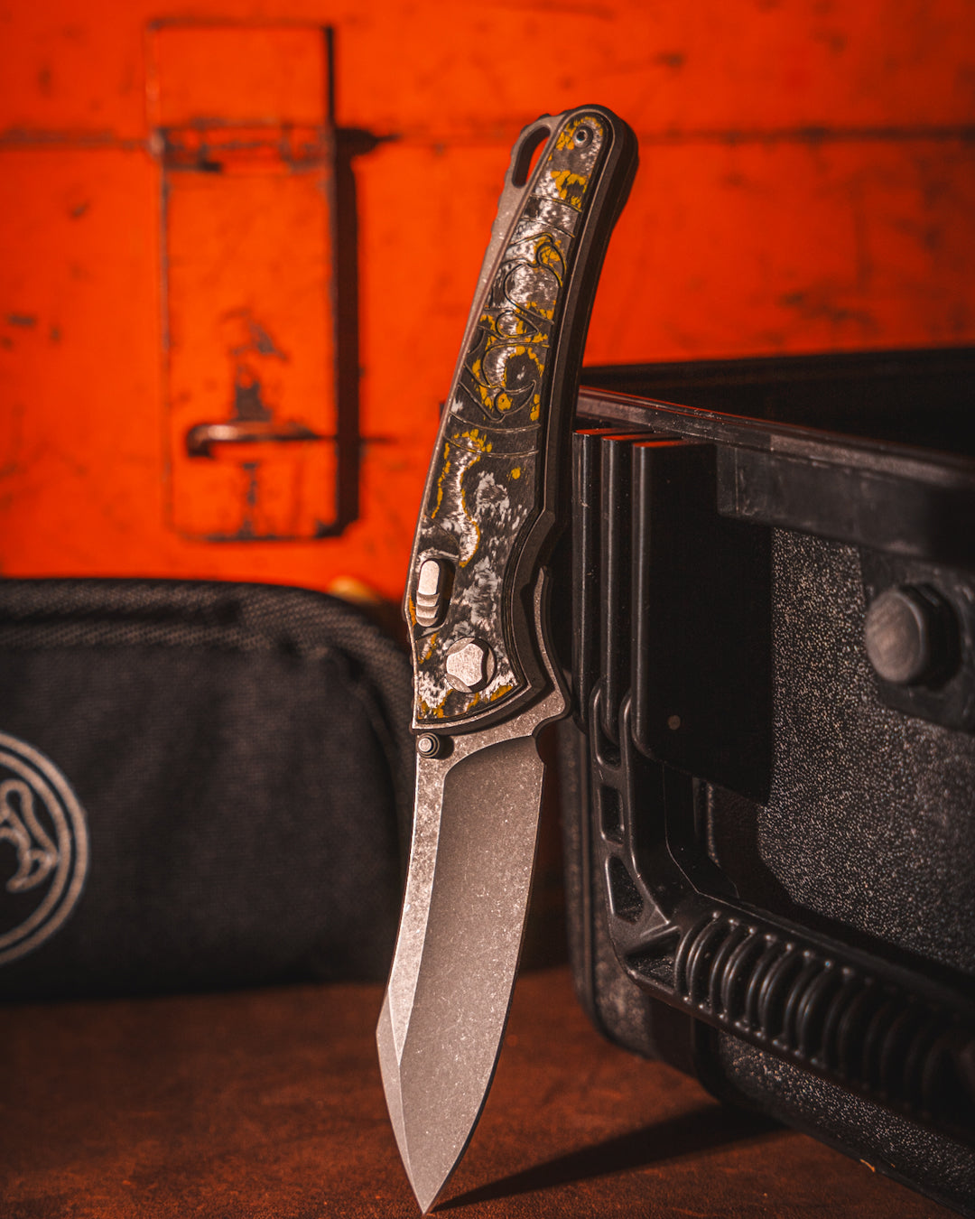Hawk Knives-Hawk Knives Talon - Giants CamoCarbon Handle Inlay - Tumbled M390 Blade-2-Urban Cutlery