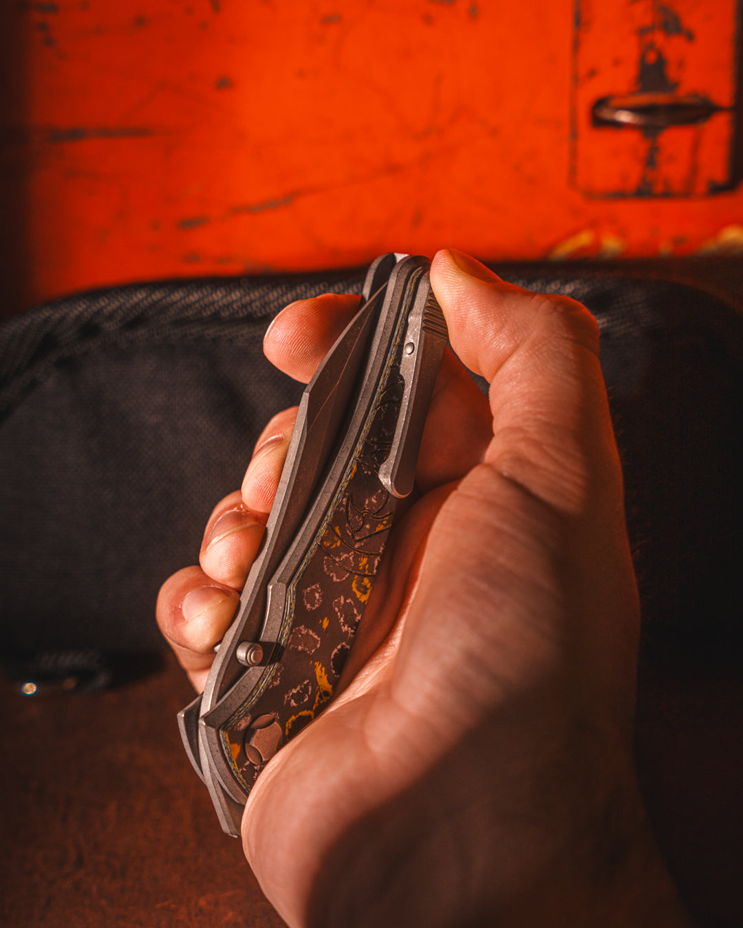 Hawk Knives-Hawk Knives Talon - Giants CamoCarbon Handle Inlay - Tumbled M390 Blade-5-Urban Cutlery