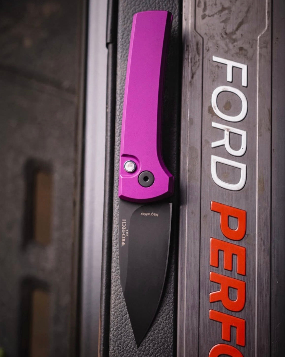 Pro-Tech x Chaves BSW26.Scapegoat.1 Blade Show West 2026 Exclusive Scapegoat Auto - Solid Purple Handles - DLC Black MAGNAMAX Blade - Black Lip Pearl Button /85