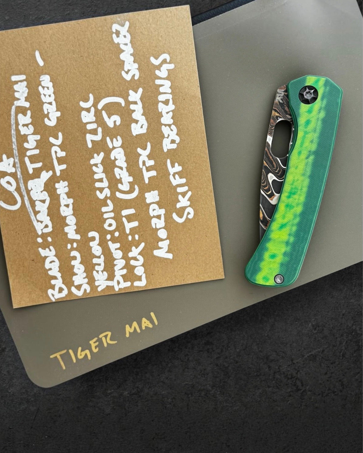 SPK Lamia Gen 4 Full-Dress Custom Lottery – Baker Forge Tiger Mai Blade - Morph TPC Green/Yellow Show - Oil Slick Zirc Pivot