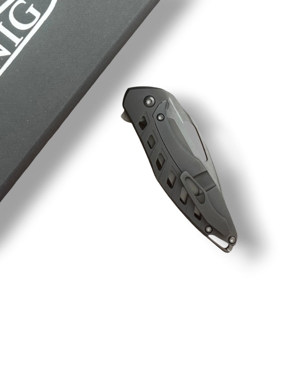 Koenig Mini Arius DLC Osseus 2.0 2026 Show Special - Skeletonized DLC Black 6AL4V Ti Handle - Burnished DLC w/ Polished Flats M390 Blade
