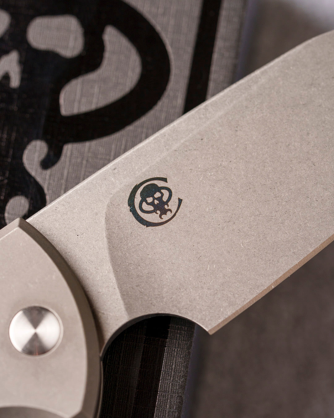 Pro-Tech x Chaves Custom Full-Size Scapegoat (2026 Scapegoat Full-Size Custom 002) Prototype Blade Show West 2026 Exclusive Scapegoat FS Auto - Blasted/Tumbled 17-4 Handles - Stonewash Magnacut Blade - Black Lip Pearl Button - Green Ano Ti Skull Clip