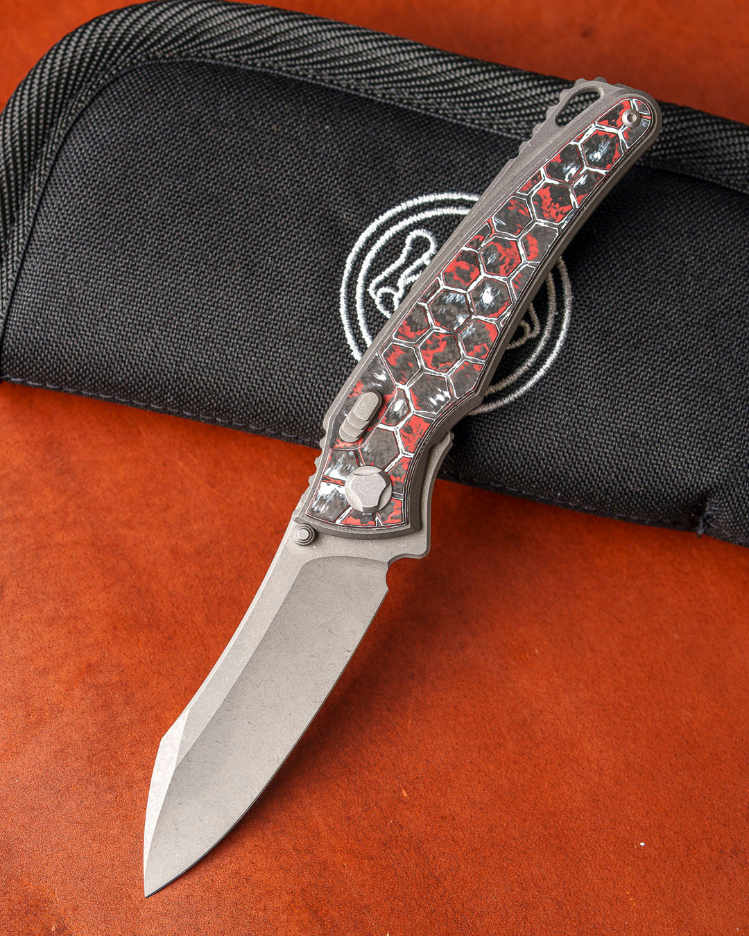 Hawk Knives Talon - Honeycomb Textured Snowfire Fat Carbon Handle Inlay - Darkwashed M390 Blade