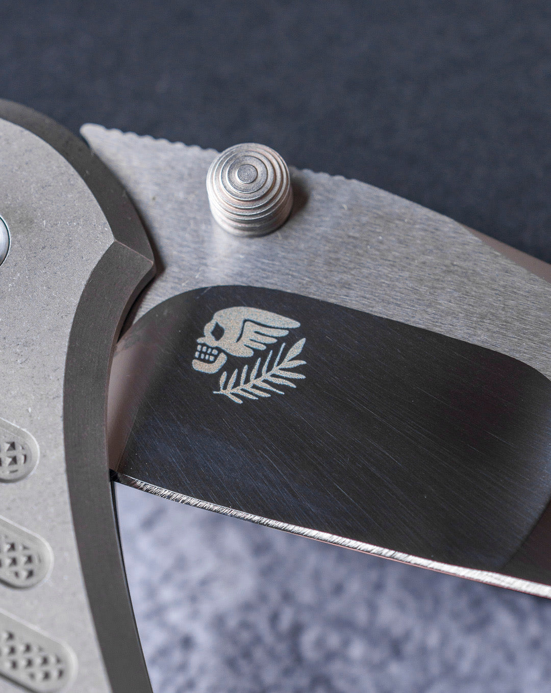 Pro-Tech-Pro-Tech Duke x Peace Neighbor Blade Show West 2026 Exclusive Custom Avalon (2026 Avalon Custom 001) - Knurled 17-4 Heat Treated Steel Handle - Mirror Polished Mike Irie Compound Ground 154CM Blade - Black Lip Pearl Button - Satin Thumb Studs /50-3-Urban Cutlery