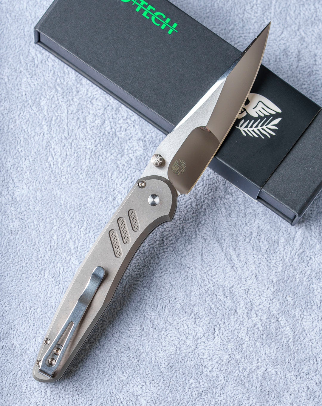 Pro-Tech-Pro-Tech Duke x Peace Neighbor Blade Show West 2026 Exclusive Custom Avalon (2026 Avalon Custom 001) - Knurled 17-4 Heat Treated Steel Handle - Mirror Polished Mike Irie Compound Ground 154CM Blade - Black Lip Pearl Button - Satin Thumb Studs /50-2-Urban Cutlery