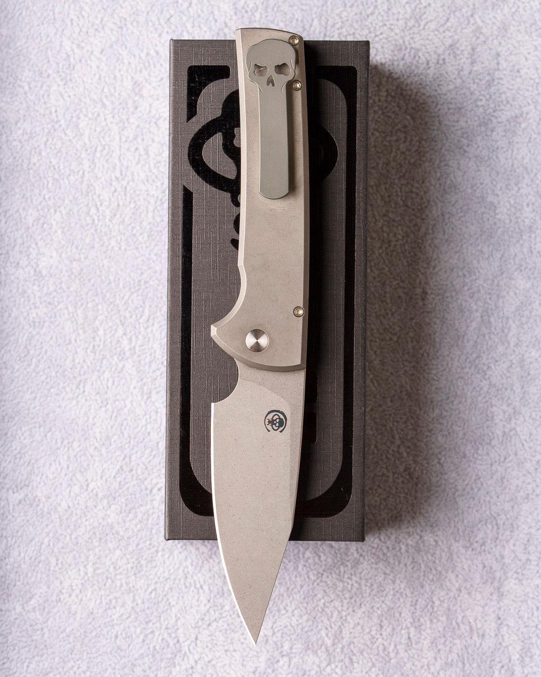 Pro-Tech x Chaves Custom Full-Size Scapegoat (2026 Scapegoat Full-Size Custom 002) Prototype Blade Show West 2026 Exclusive Scapegoat FS Auto - Blasted/Tumbled 17-4 Handles - Stonewash Magnacut Blade - Black Lip Pearl Button - Green Ano Ti Skull Clip