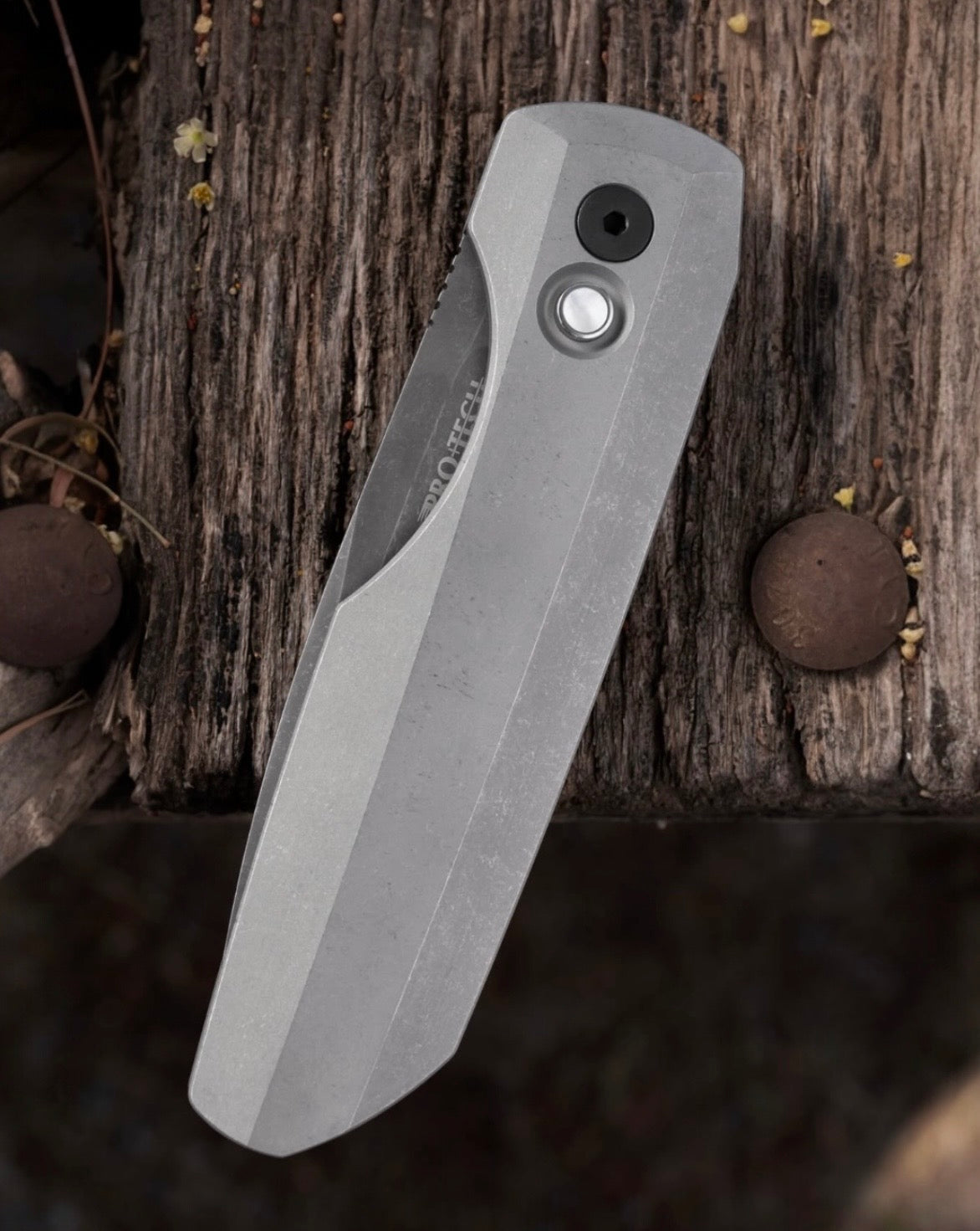 Pro-Tech Custom Vero Synapse 2 (2026 Synapse Custom 003) Auto - 2-Tone Blasted/Tumbled Hardened 17-4 Steel Handle - Acid Wash MAGNAMAX Blade - White Pearl Button - Black Hardware - DLC Black Machined Clip