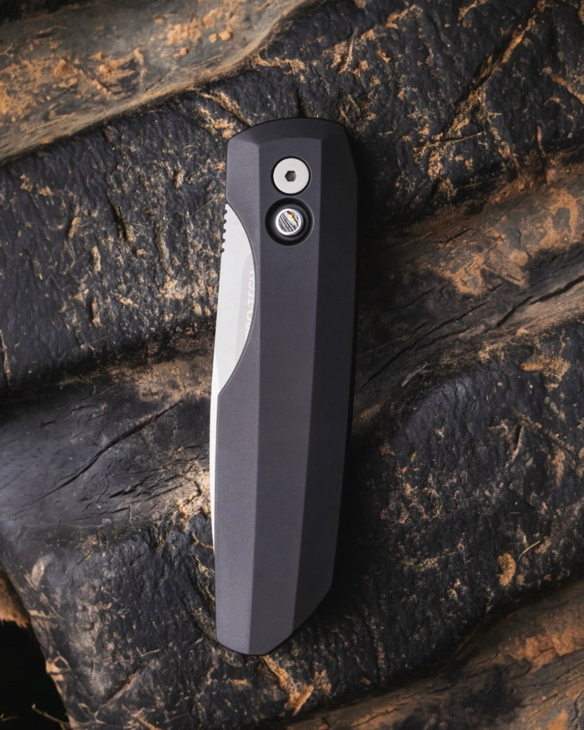 Pro-Tech BSA26.VERO.2 Vero Synapse 2 Auto - Black Solid Aluminum Handle - Blasted MAGNAMAX Blade - Abalone Button - Blasted Hardware - DLC Black Clip /200