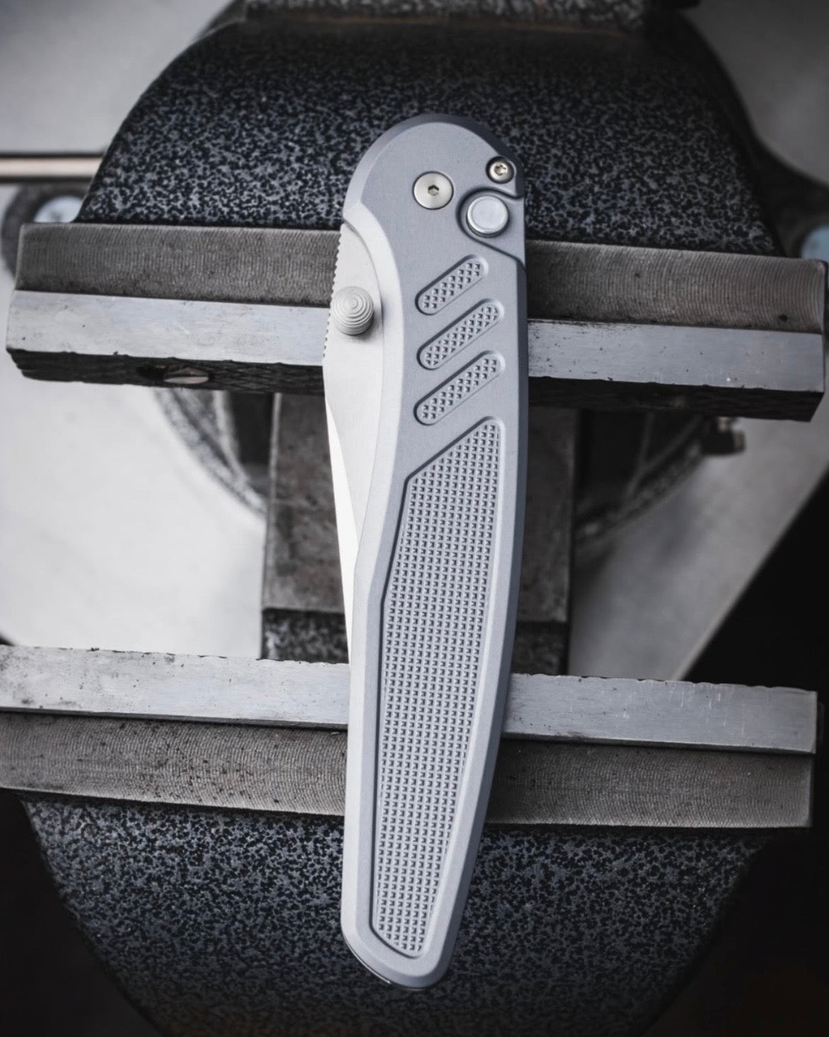 Pro-Tech Duke x Peace Neighbor Custom Avalon (2026 Avalon Custom 004) - Textured Grey 6061 Aluminum Handle - Polished Mike Irie Compound Ground 154CM Blade - White Pearl Button - Satin Thumb Studs /100