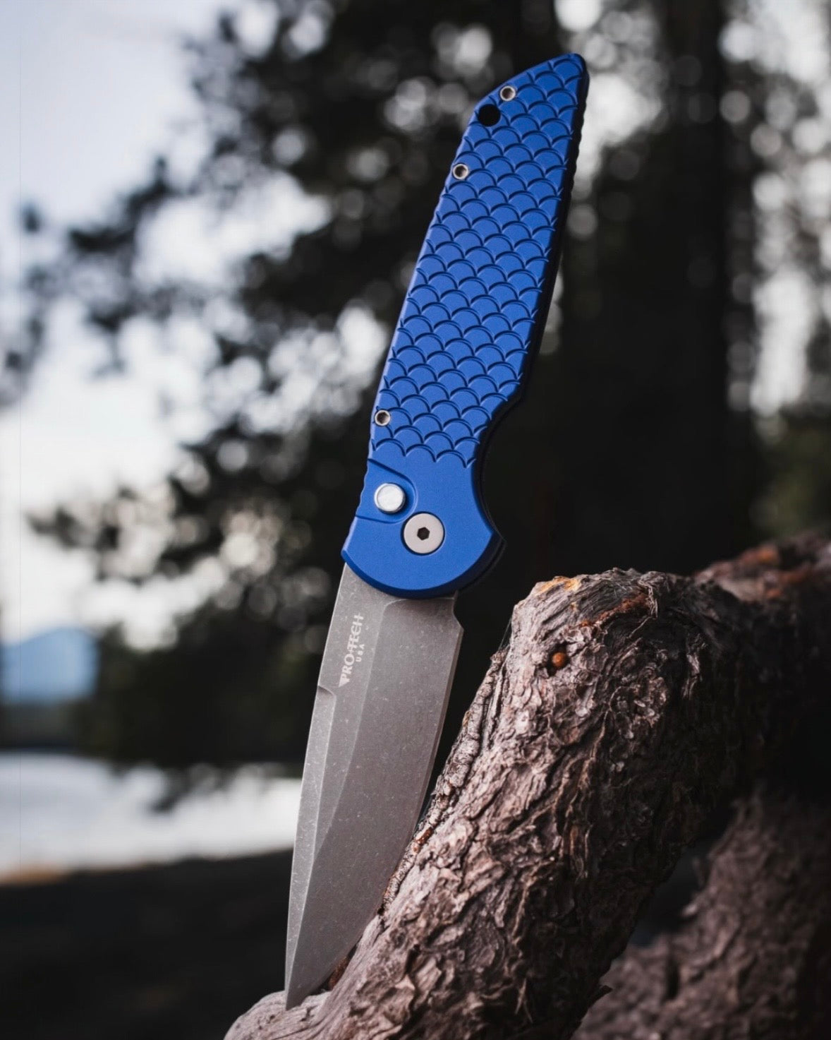 Pro-Tech BSA26.TR3.1 Blade Show Atlanta 2026 Exclusive TR-3 Tactical Response AUTO - Blue w/ "Fish Scale" Texture Handle - Acid Wash 154CM Blade - White Pearl Button - Blasted Hardware /115