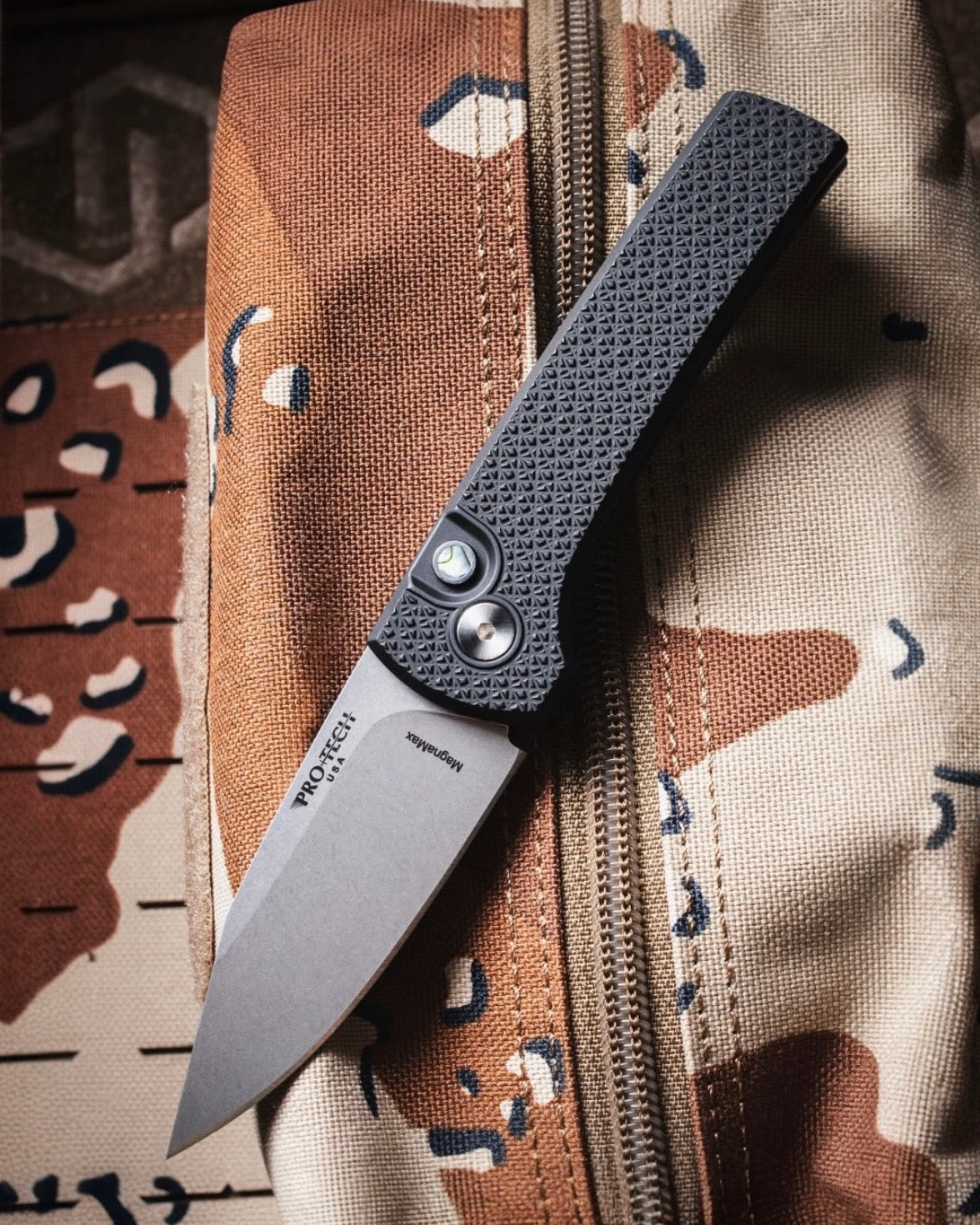 Pro-Tech x Chaves BST26.Scapegoat.1 Blade Show Texas 2026 Exclusive Scapegoat Auto - Black Carbide Textured Handles - Stonewash MAGNAMAX Blade - Abalone Button /120