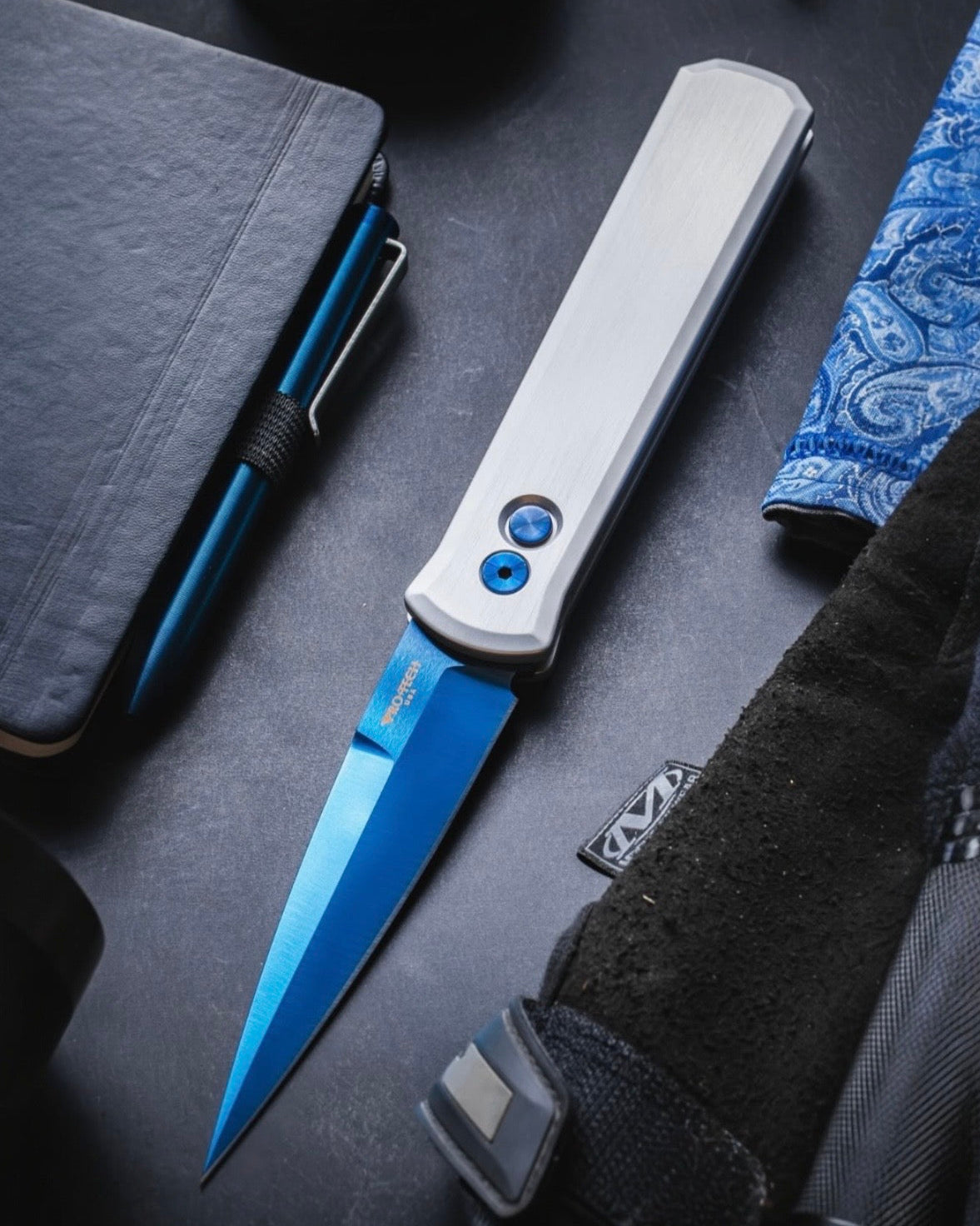 Pro-Tech BSA26.Godfather.2 Blade Show Atlanta 2026 Godfather AUTO - Satin Finished Silver Handles - Sapphire Blue PVD 154CM Blade - Sapphire Blue Hardware /175