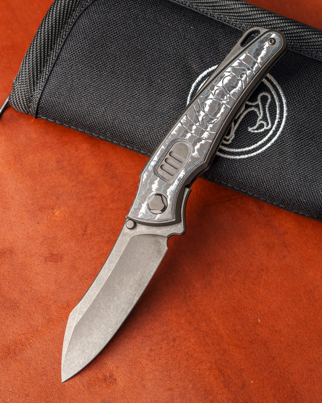 Hawk Knives Talon AUTO - White Storm Crosscut Fat Carbon Handle Inlay - DLC Black M390 Blade