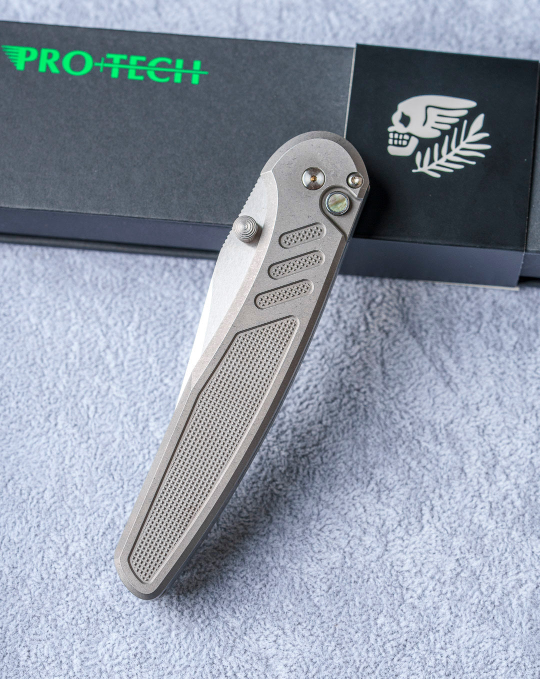 Pro-Tech-Pro-Tech Duke x Peace Neighbor Blade Show West 2026 Exclusive Custom Avalon (2026 Avalon Custom 001) - Knurled 17-4 Heat Treated Steel Handle - Mirror Polished Mike Irie Compound Ground 154CM Blade - Black Lip Pearl Button - Satin Thumb Studs /50-4-Urban Cutlery