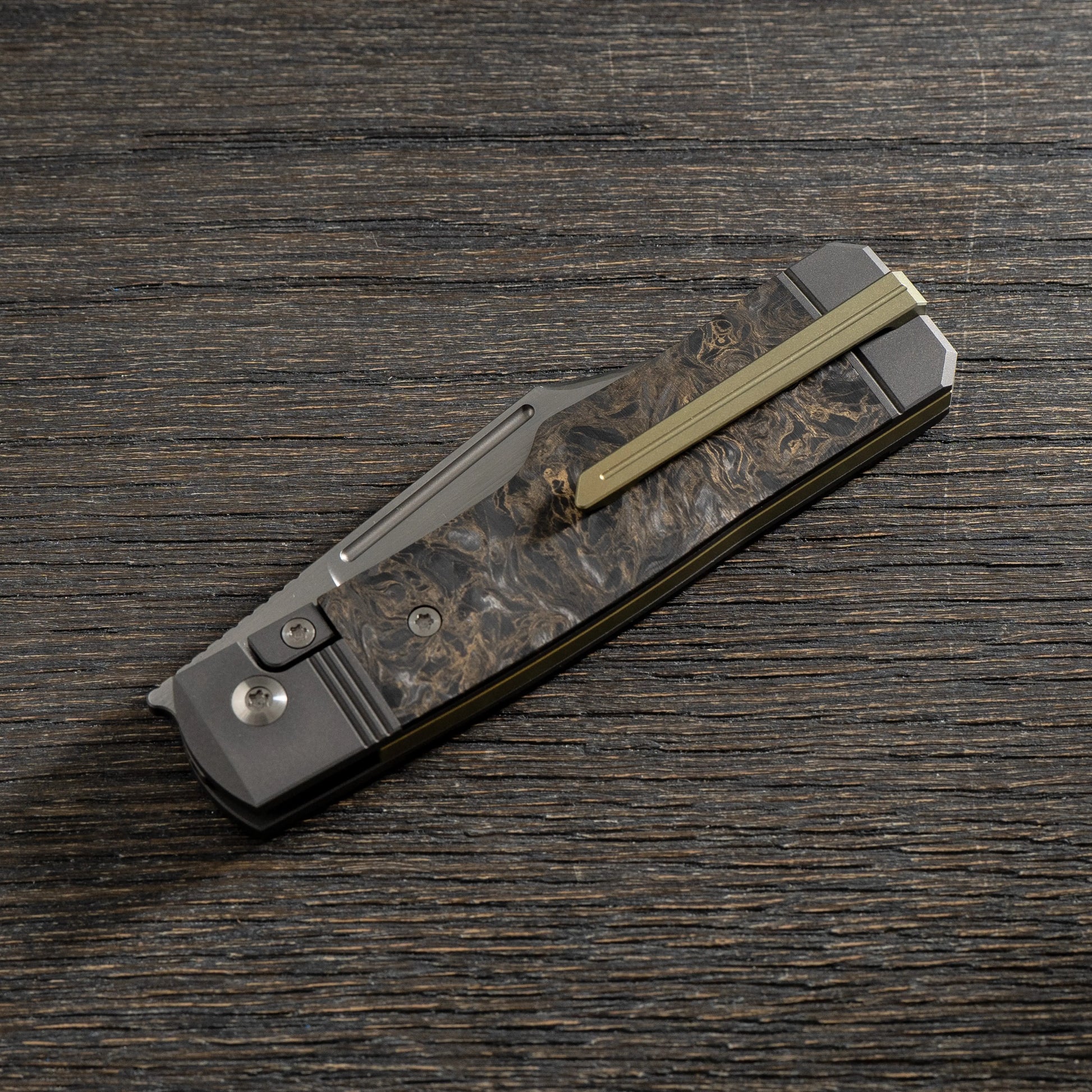 Jack Wolf Knives-Jack Wolf Knives - GUNSLINGER JACK - FAT CARBON DARK MATTER GOLD HAND SATIN-6-Urban Cutlery