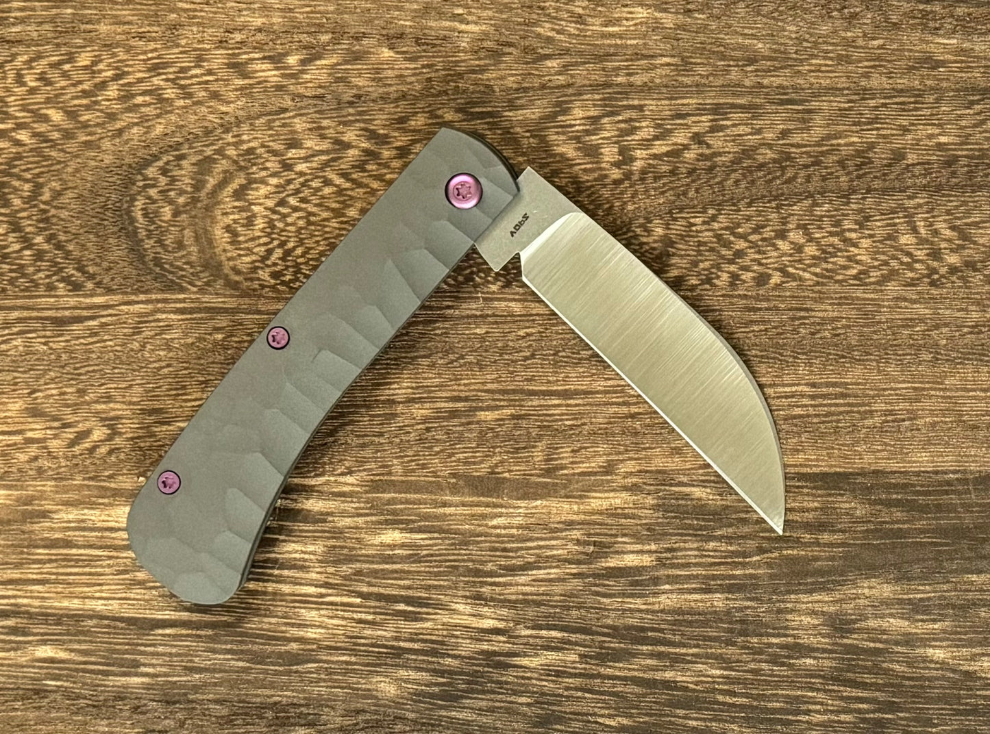 Jack Wolf Knives-Jack Wolf Knives - VENOM JACK- TITANIUM ROCK PATTERN-4-Urban Cutlery