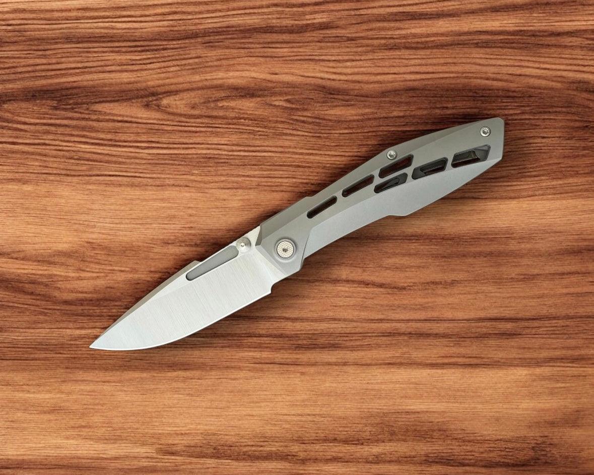 Null Knives-Null Knives Raiden R2 - Aero Blasted Handle - Belt Satin Magnacut Blade-2-Urban Cutlery