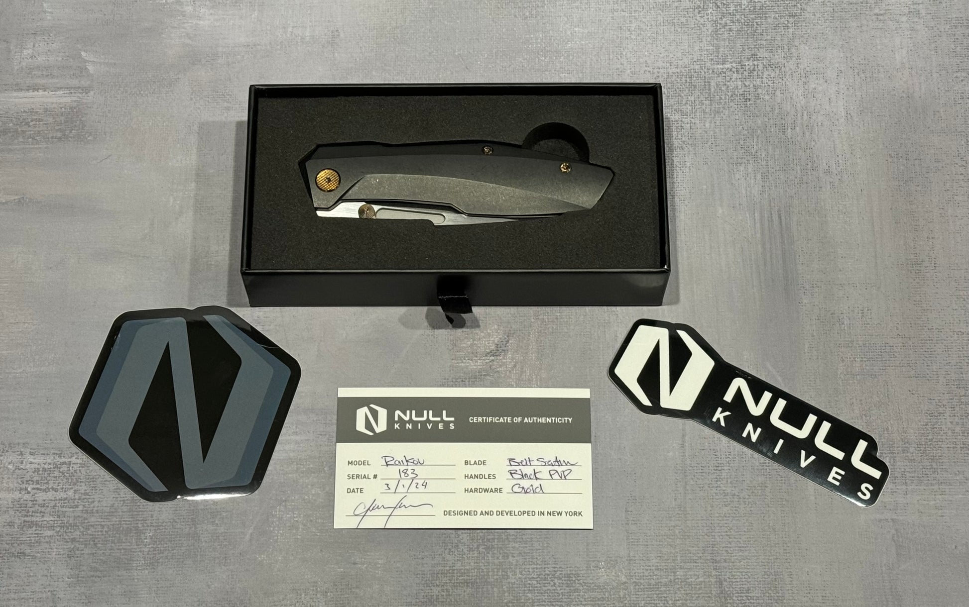 Null Knives-Null Knives Raikou - Black PVD/Belt Satin - Brand New-5-Urban Cutlery