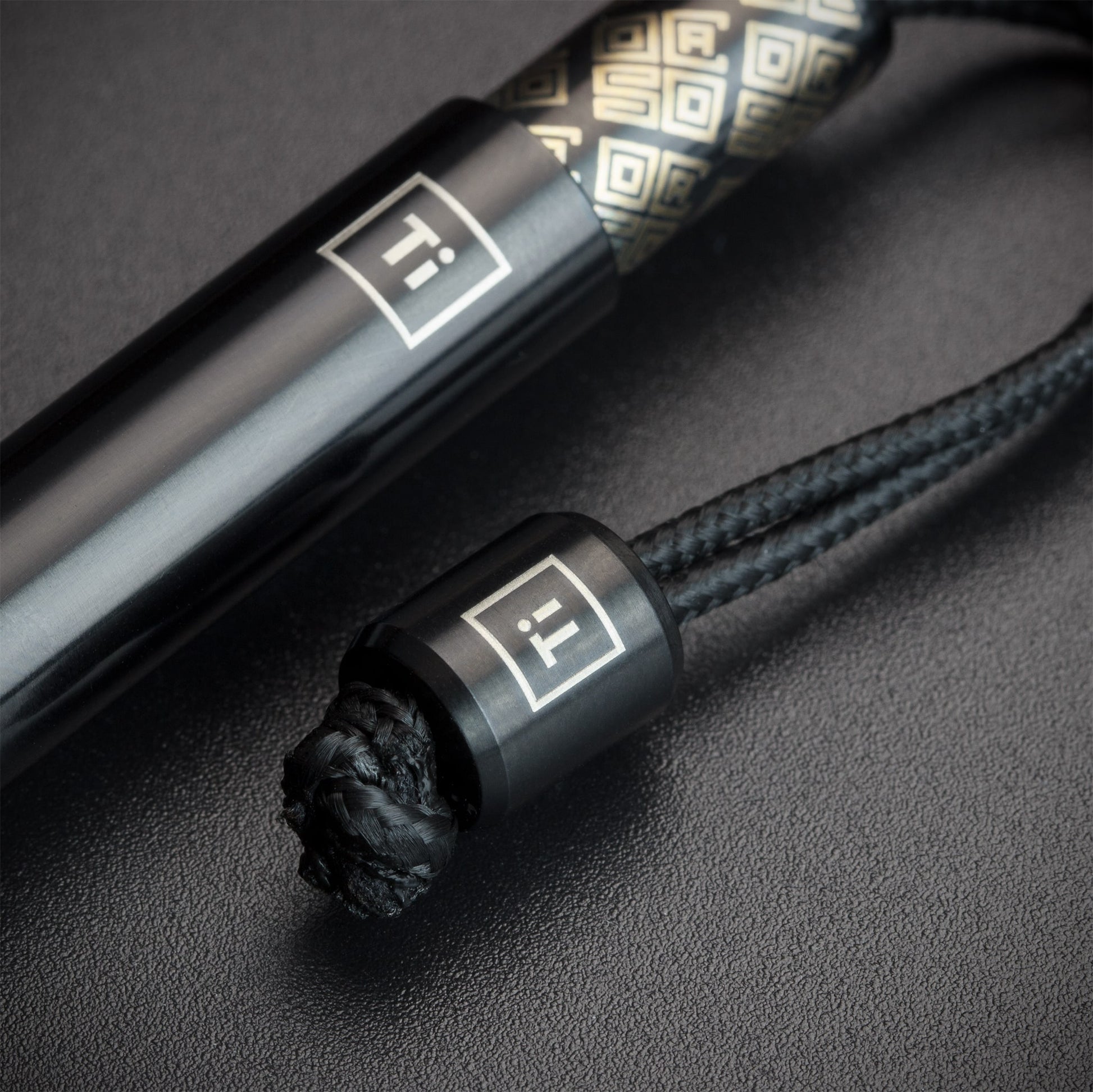 Ocaso Knives-Ocaso Titanium Mini Pen - Black DLC Titanium-3-Urban Cutlery