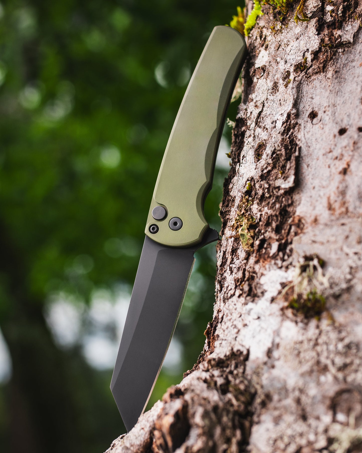 Pro-Tech 5403.Green Malibu - Green Handle - DLC Black Reverse Tanto Magnacut Blade - Black Hardware