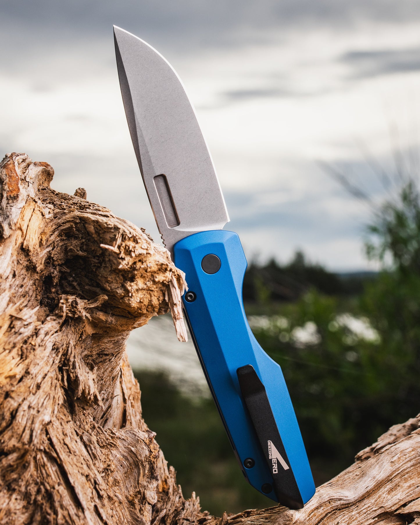 Pro-Tech VERO2101.Blue.MM Vero Synapse 2 Auto - Blue Solid Aluminum Handle - Stonewash MAGNAMAX Blade - Black Hardware - DLC Black Clip