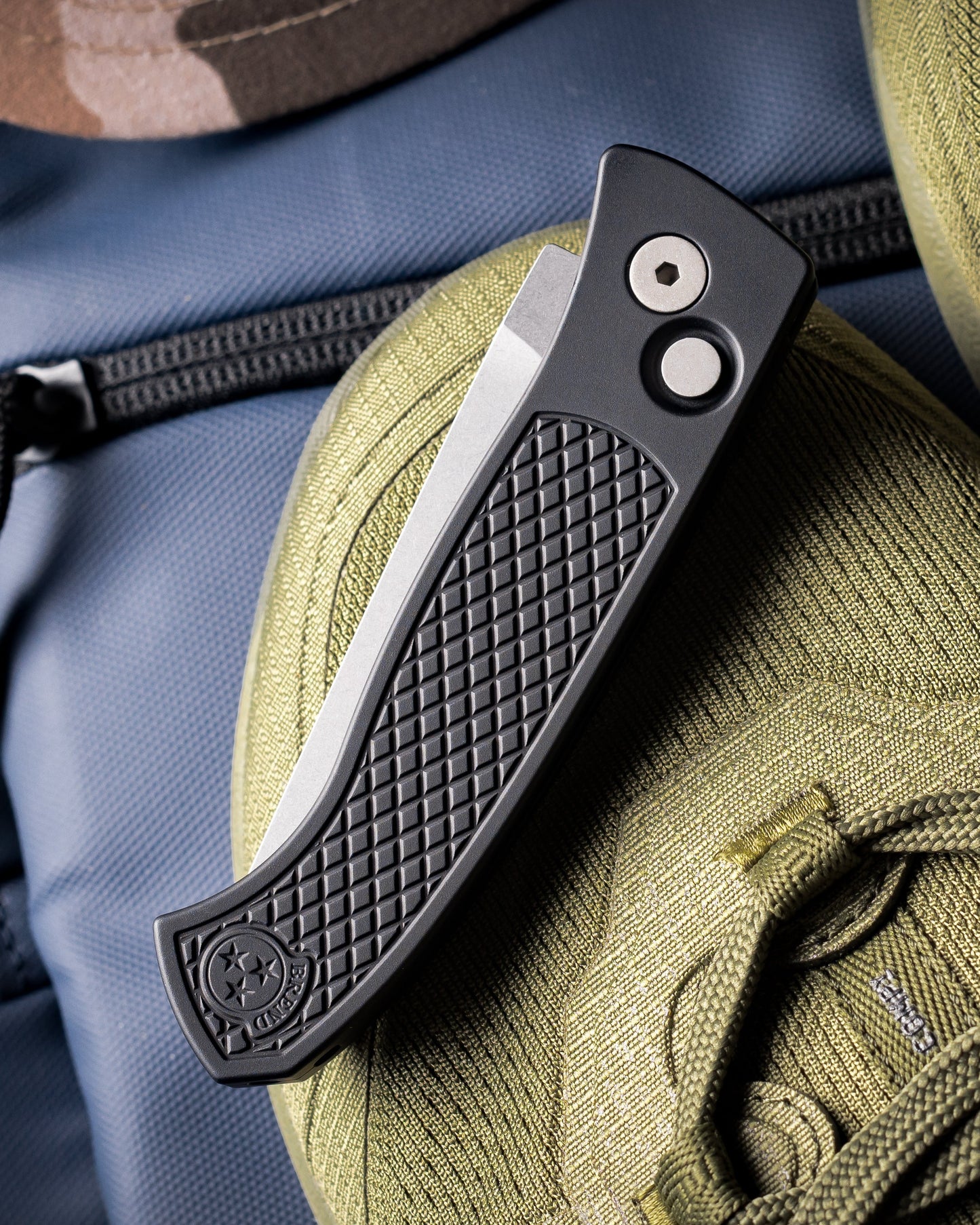 Pro-Tech WB1105 Brend Classic Auto - Diamond Textured Black Handles - Stonewash Magnacut Blade - Blasted Hardware
