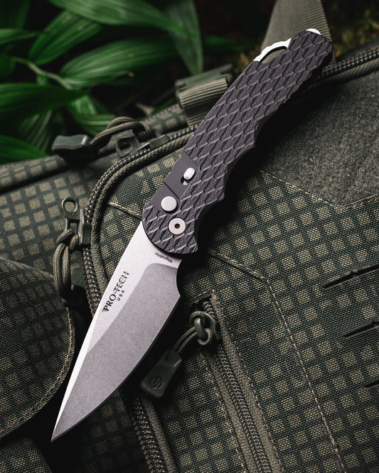 Pro-Tech T4105.F.MM  TR-4 AUTO  - "Feather Texture" Black Handle - Stonewash Saber Grind MAGNAMAX Blade - Secondary Slide Safety - Glass Breaker