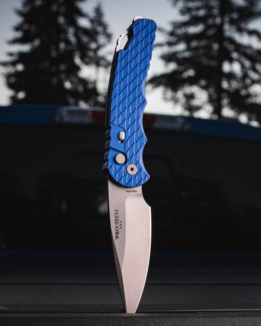 Pro-Tech T4105.F.MM.Blue  TR-4 AUTO  - "Feather Texture" Blue Handle - Stonewash Saber Grind MAGNAMAX Blade - Secondary Slide Safety - Glass Breaker