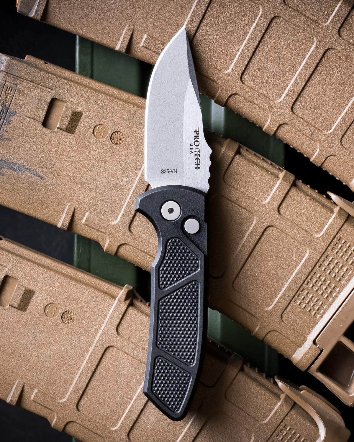 Pro-Tech x Les George LG405 SBR AUTO - Machined Texture Black Handle - s35vn Blade - Blasted Hardware