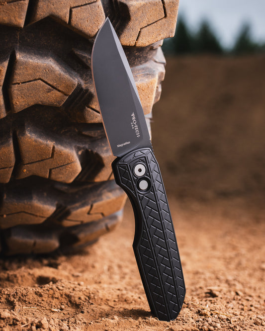 Pro-Tech VERO2106.MM Vero Synapse 2 Auto - Black Herringbone Textured Aluminum Handle - DLC Black MAGNAMAX Blade - Blasted Hardware - DLC Machined Ti Clip