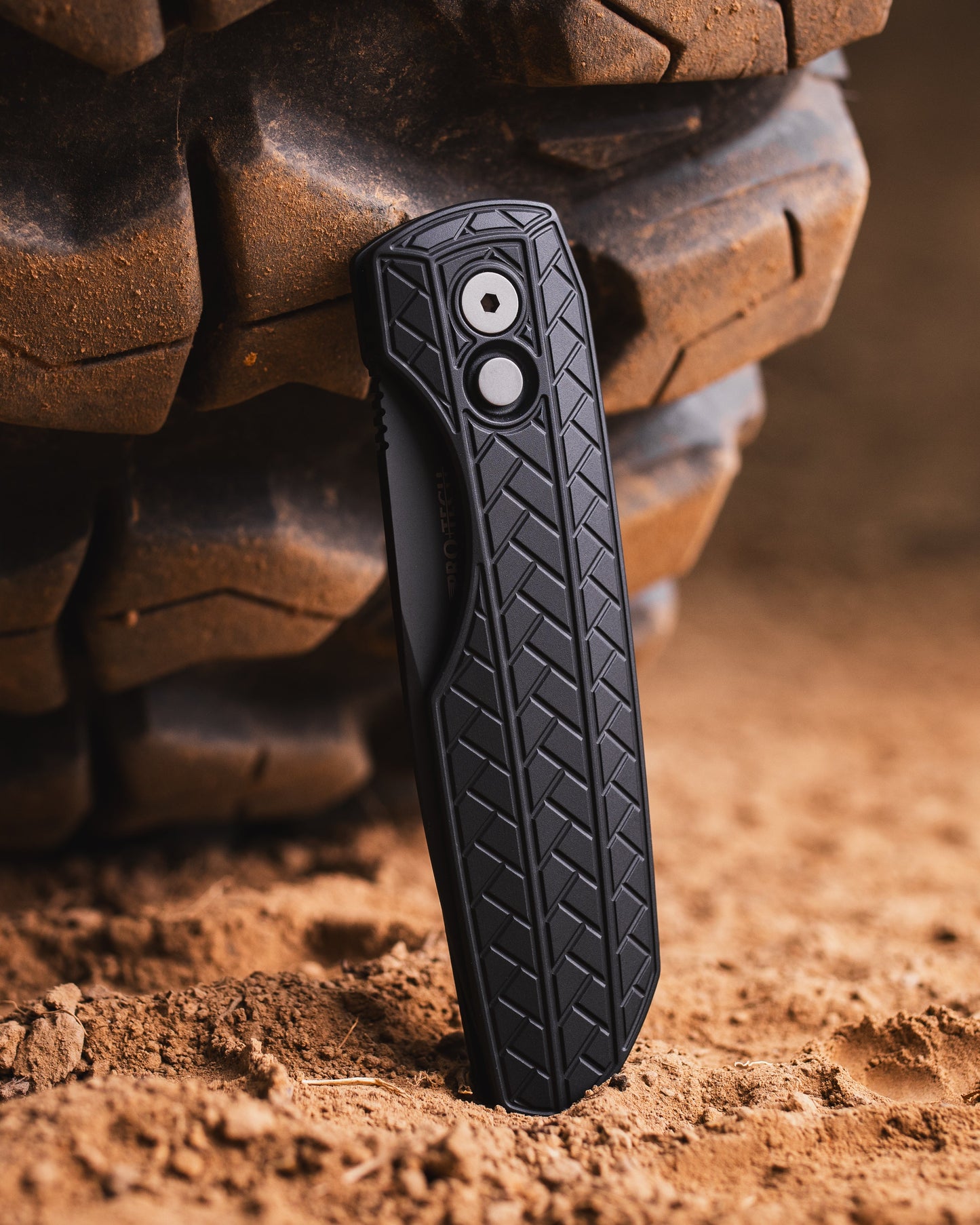 Pro-Tech VERO2106.MM Vero Synapse 2 Auto - Black Herringbone Textured Aluminum Handle - DLC Black MAGNAMAX Blade - Blasted Hardware - DLC Machined Ti Clip