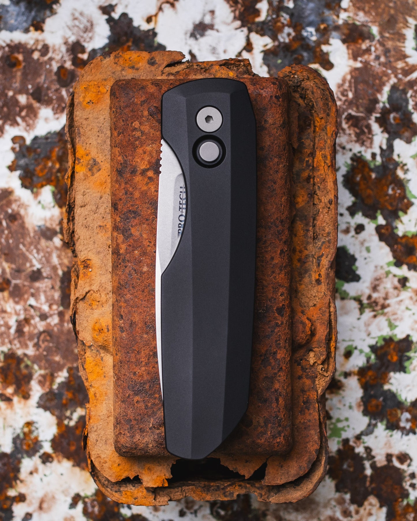 Pro-Tech VERO2101.MM Vero Synapse 2 Auto - Black Aluminum Handles - Stonewash MAGNAMAX Blade - Blasted Hardware - DLC Machined Ti Clip