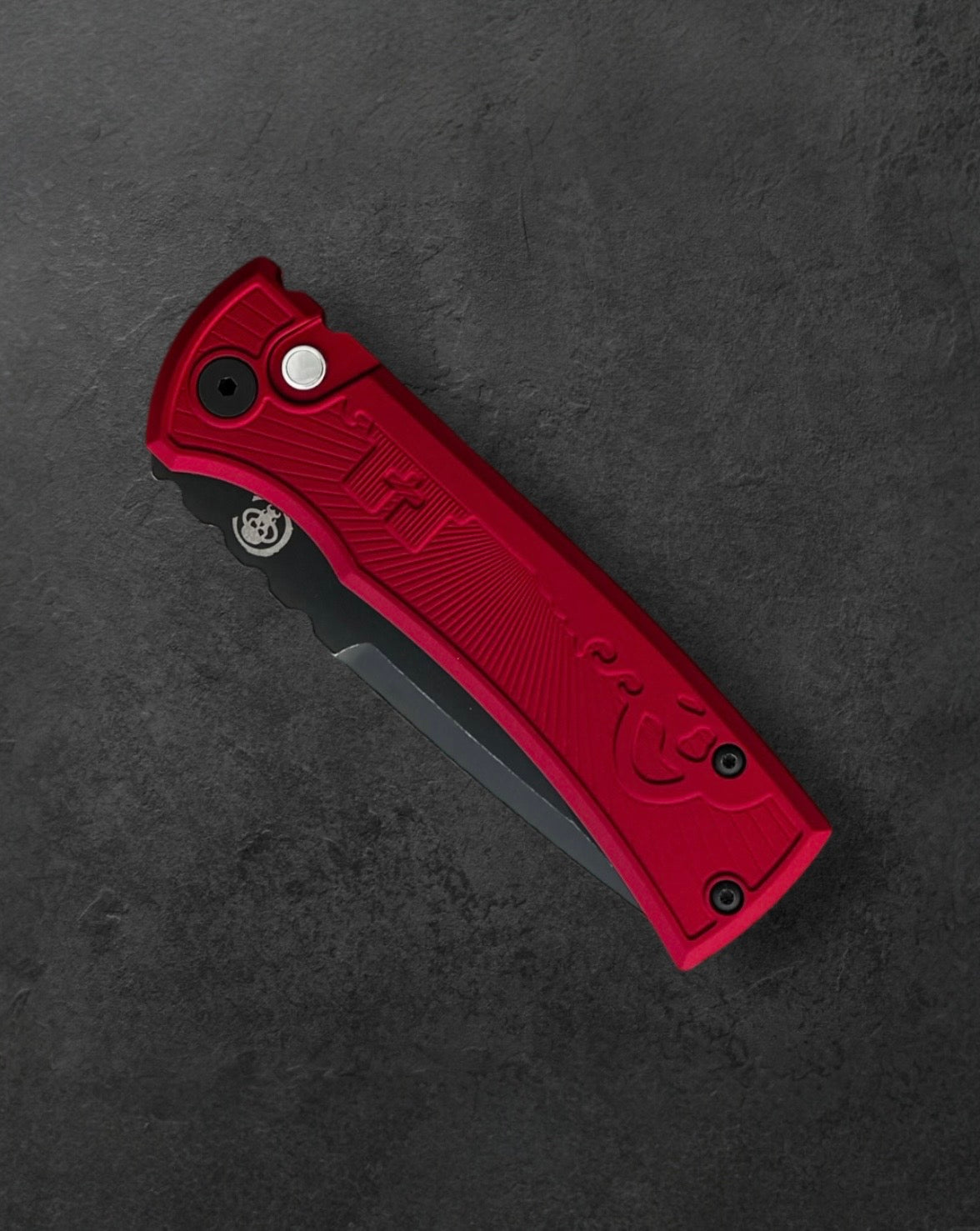 Pro-Tech-Chaves x Pro-Tech 229 Redencion Auto - Red Key Milled Handles - Battle Worn DLC Black Drop Point S35vn Blade-3-Urban Cutlery