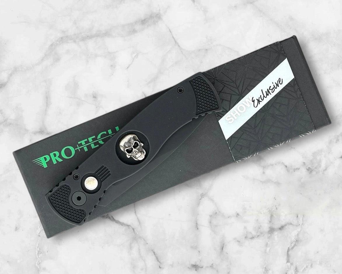 Pro-Tech-Pro-Tech 2025 F&F Show Exclusive SKULL Ltd. Edition TR-2 AUTO - Black Aluminum handle, Bruce Shaw designed sterling silver skull - Black Magnacut Blade - Pearl Button-Folding Knife-Urban Cutlery