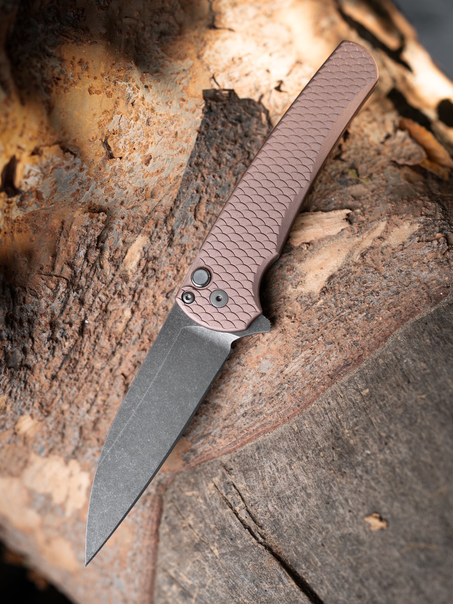 Pro-Tech-Pro-Tech 5336.LTD.AW.FDE Malibu - FDE 7075 "Dragon Scale" Handle - Acid Washed Wharncliffe Magnacut Blade - Black Lip Pearl Button - Blasted Hardware-2-Urban Cutlery
