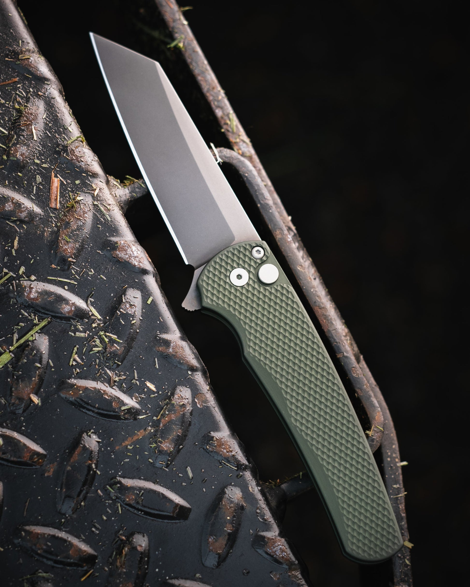 Pro-Tech-Pro-Tech 5406.SG.Green Malibu - Textured Green Handle - Smoky Grey DLC Reverse Tanto Magnacut Blade-1-Urban Cutlery