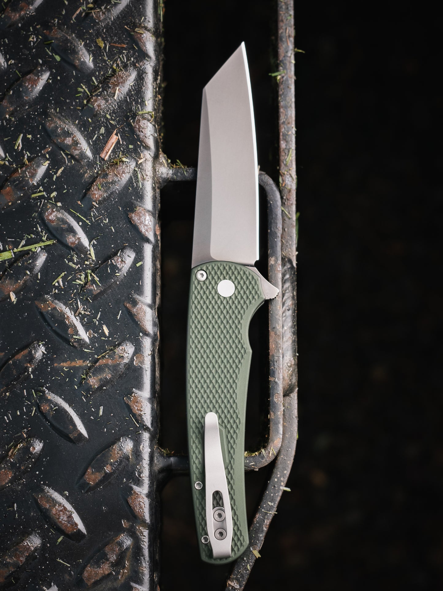 Pro-Tech-Pro-Tech 5406.SG.Green Malibu - Textured Green Handle - Smoky Grey DLC Reverse Tanto Magnacut Blade-3-Urban Cutlery