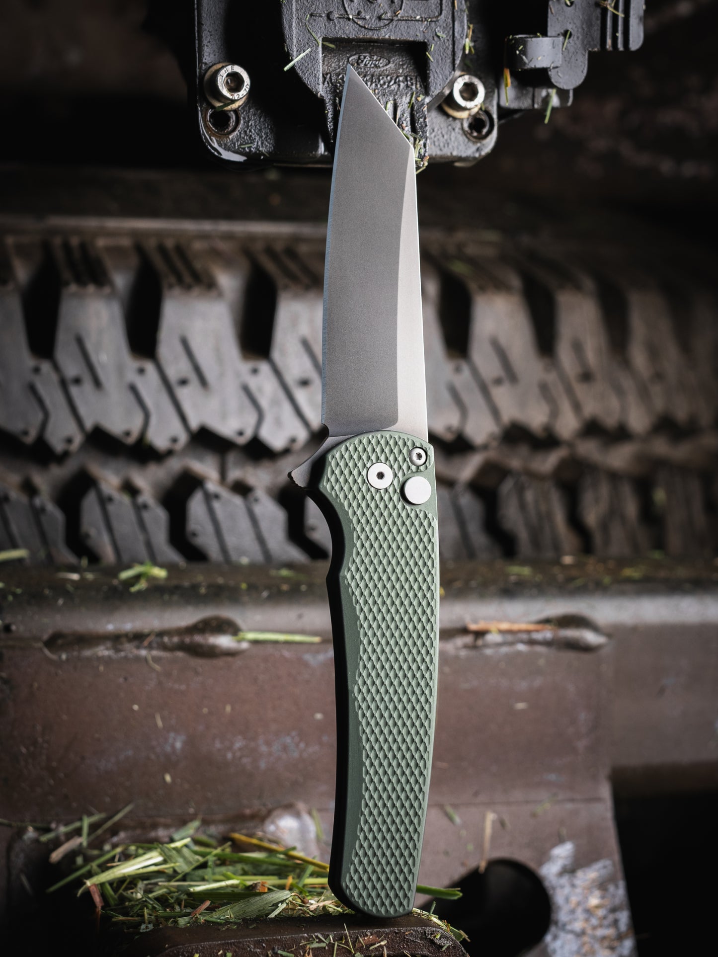 Pro-Tech-Pro-Tech 5406.SG.Green Malibu - Textured Green Handle - Smoky Grey DLC Reverse Tanto Magnacut Blade-4-Urban Cutlery