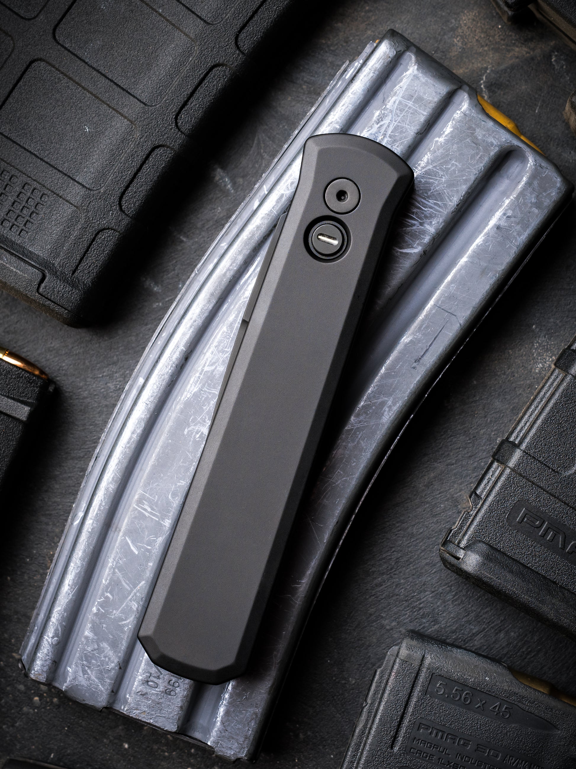 Pro-Tech-Pro-Tech 921.Operator Godfather OPERATOR EDITION AUTO - Black Handles - Sterile Black 154CM Blade - Tritium Inlay Button - All Black Hardware-3-Urban Cutlery