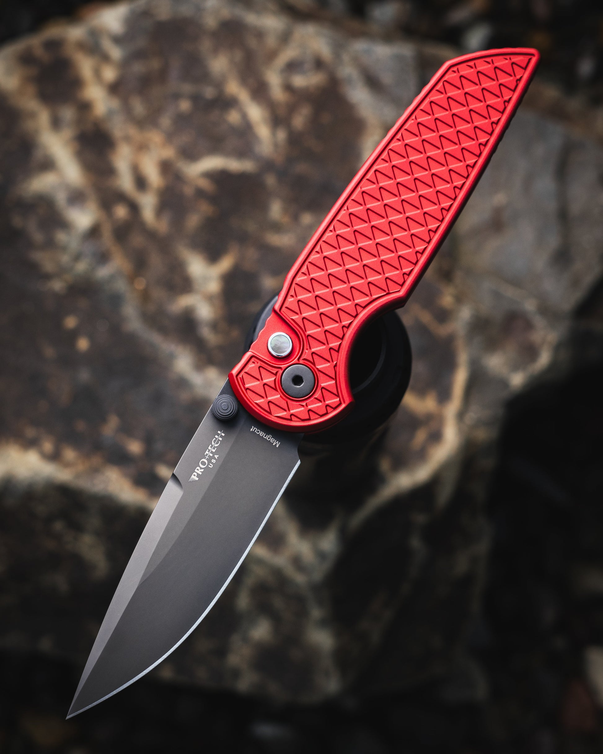 Pro-Tech-Pro-Tech BST26.INT.2 TR-3 INTEGRITY Manual - Relic Textured Red Handle - DLC Black Magnacut Blade - Black Lip Pearl Button /65-1-Urban Cutlery