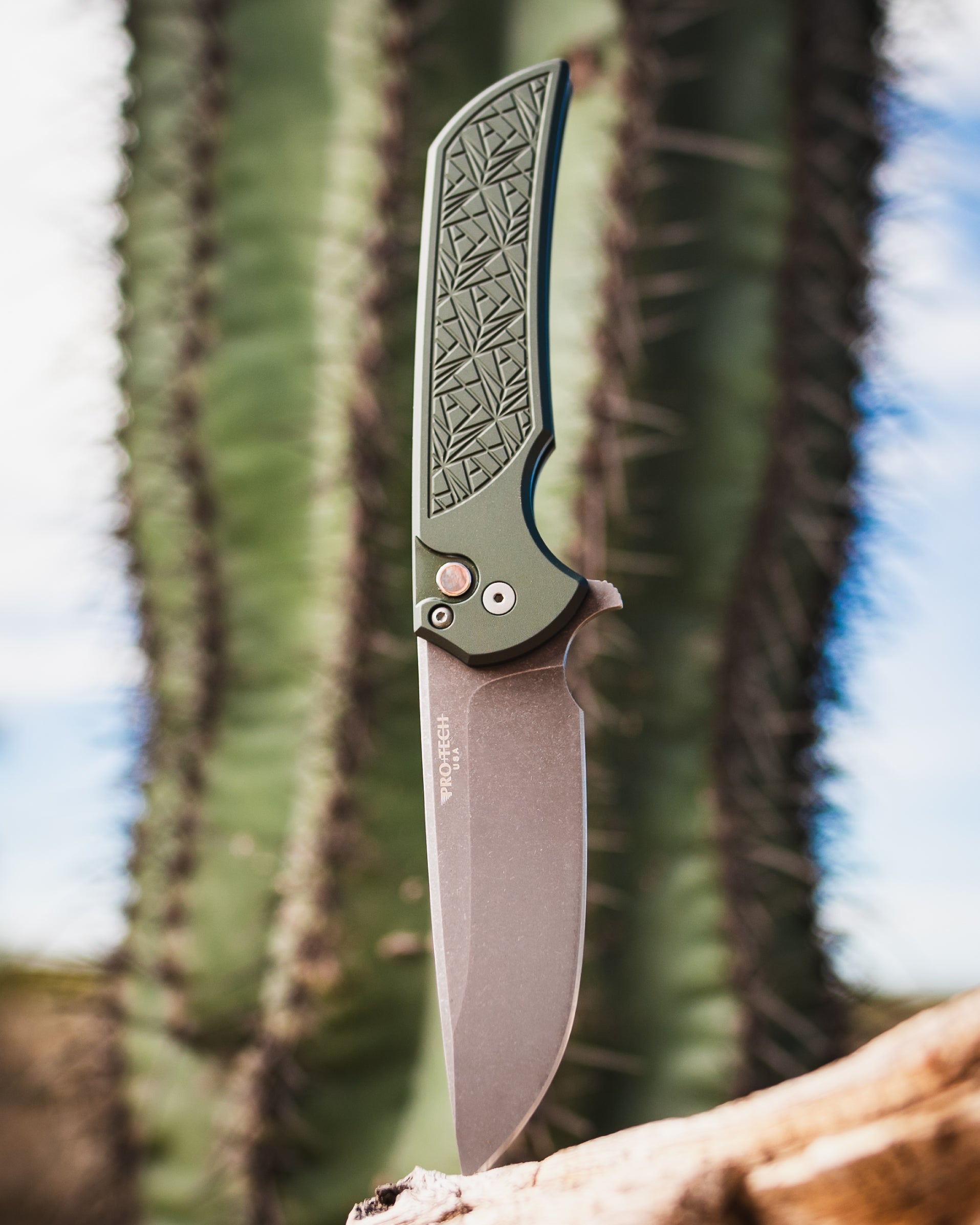 Pro-Tech-Pro-Tech BST26.Mordax.1 Blade Show Texas 2026 Exclusive Mordax - "Nexus" Textured Green Handle - Acid Wash 20CV Blade - Black Lip Pearl Push Button - Blasted Clip /90-1-Urban Cutlery