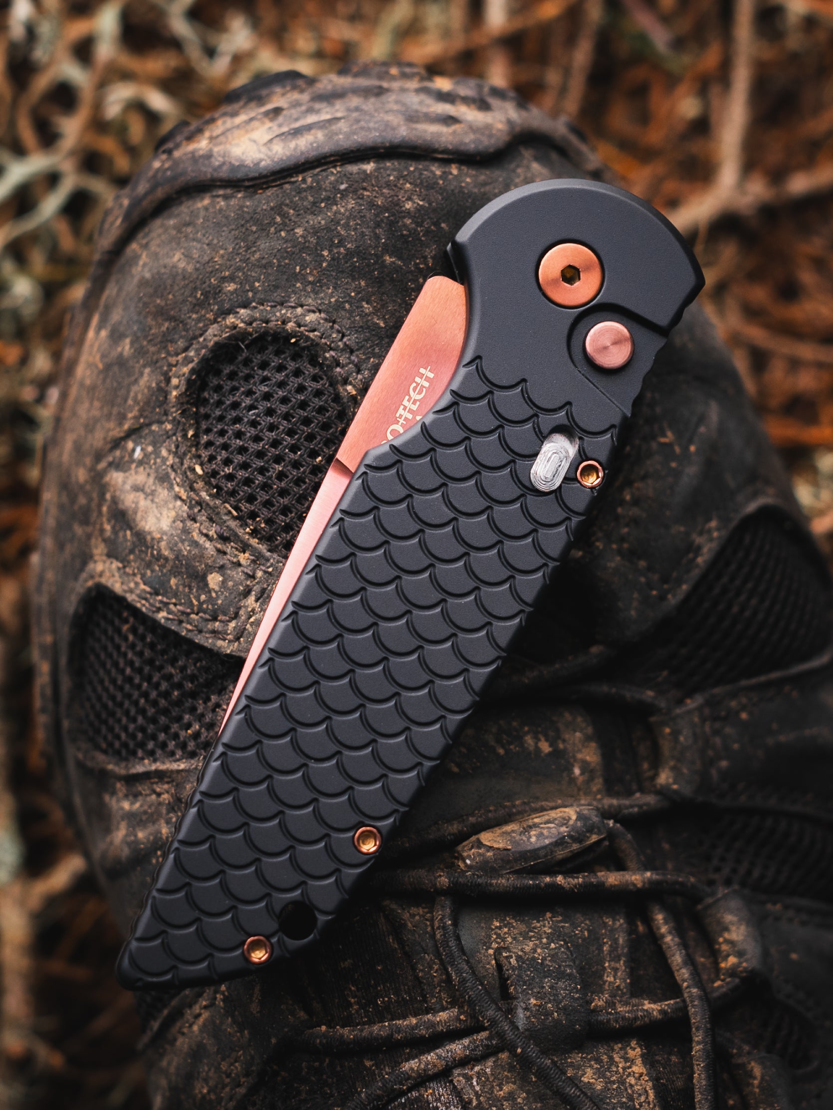 Pro-Tech-Pro-Tech BST26.TR3.1 Blade Show Texas 2026 Exclusive TR-3 Tactical Response AUTO - Black w/ "Fish Scale" Texture Handle - Copper Rose PVD 154CM Blade - Matching Copper Rose Hardware - Secondary Slide Safety /40-3-Urban Cutlery