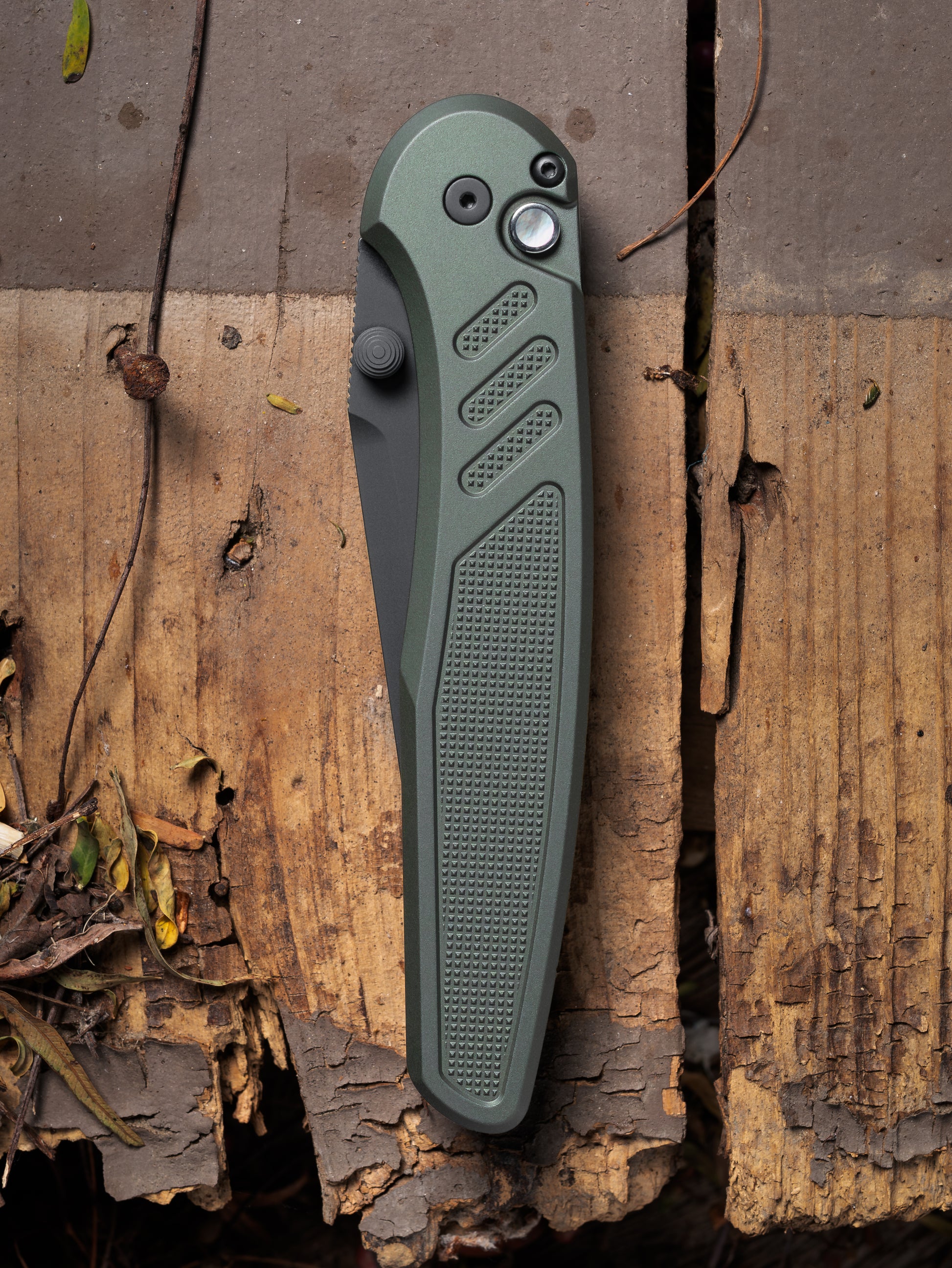 Pro-Tech-Pro-Tech Duke x Peace Neighbor BST26.Avalon.1 Blade Show Texas 26 Exclusive - Knurled Green 6061 Aluminum Handle - DLC Black Magnacut Blade - Black Lip Pearl Button-3-Urban Cutlery