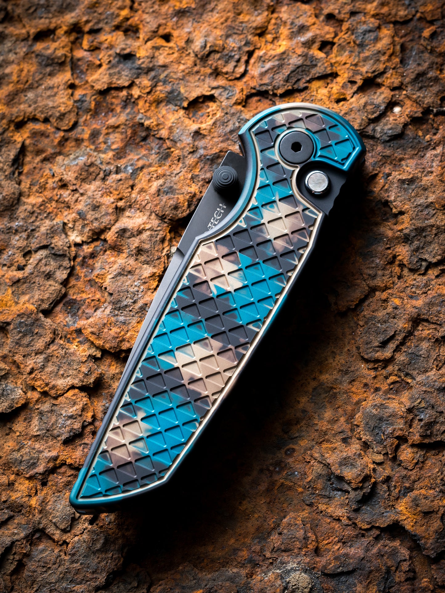 Pro-Tech-Pro-Tech INT106.SHIPWRECK TR-3 INTEGRITY Manual - Relic Textured "Shipwreck" Anodized Handle - DLC Black Magnacut Blade - Black Lip Pearl Button - Black Wide Deep Carry Clip-2-Urban Cutlery