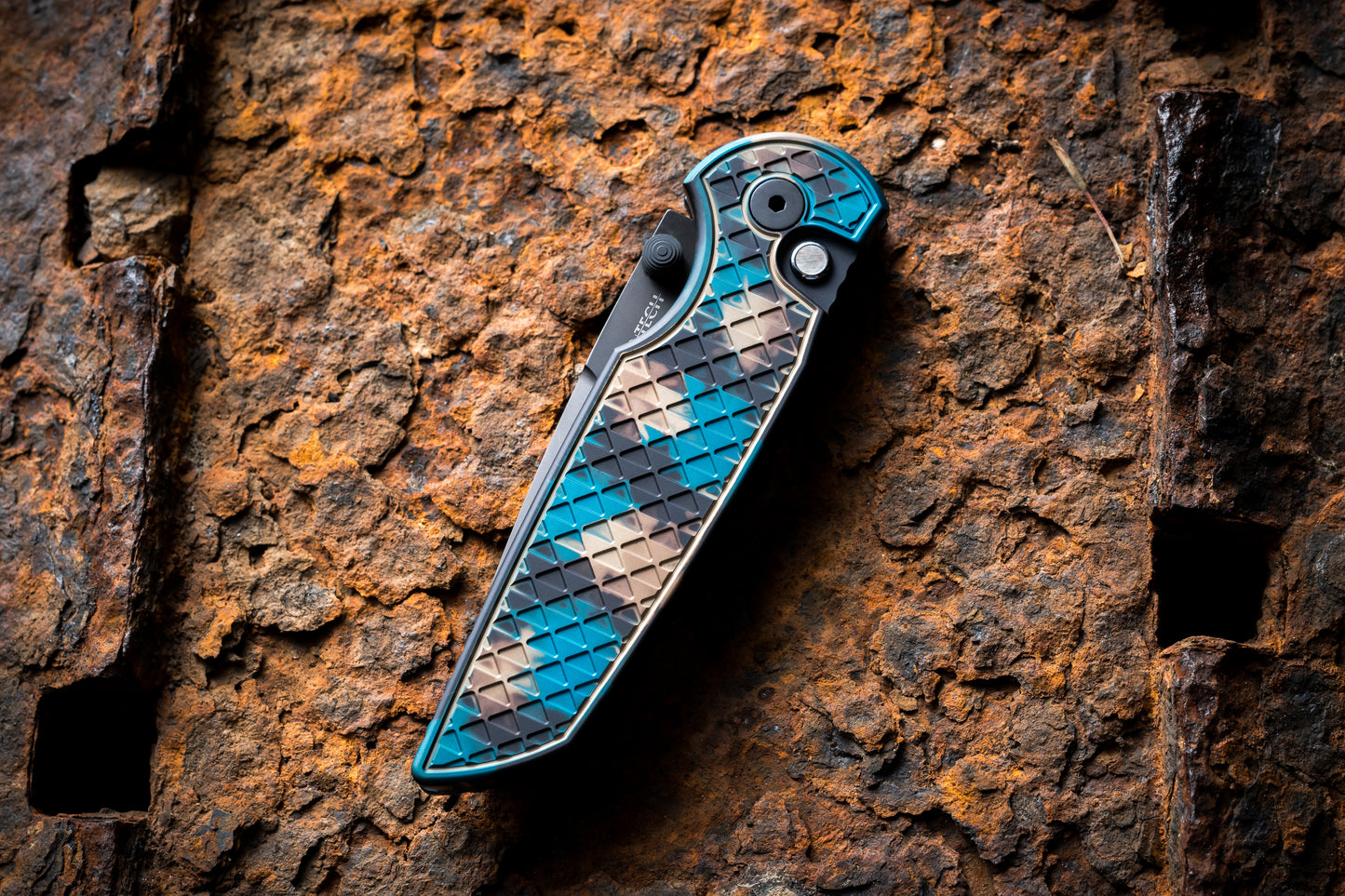 Pro-Tech-Pro-Tech INT106.SHIPWRECK TR-3 INTEGRITY Manual - Relic Textured "Shipwreck" Anodized Handle - DLC Black Magnacut Blade - Black Lip Pearl Button - Black Wide Deep Carry Clip-5-Urban Cutlery